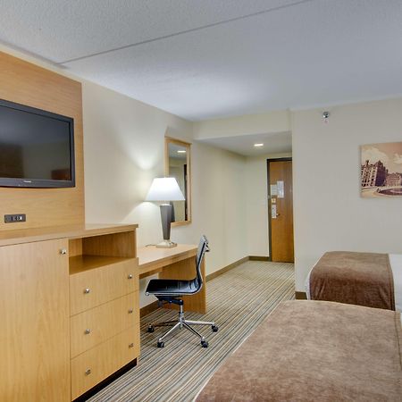 Best Western Royal Plaza Hotel And Trade Center Marlborough Eksteriør billede