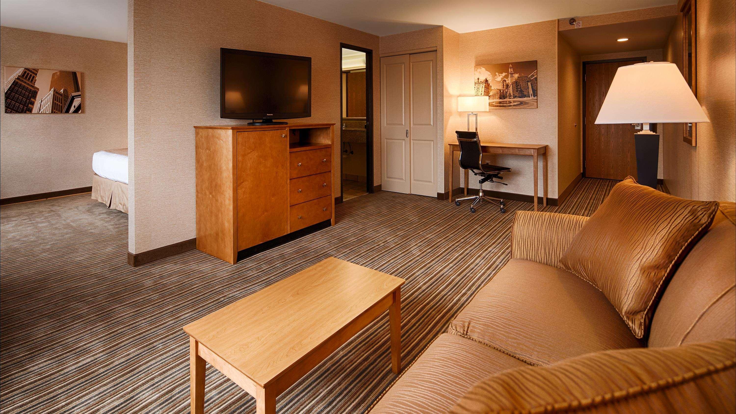 Best Western Royal Plaza Hotel And Trade Center Marlborough Eksteriør billede