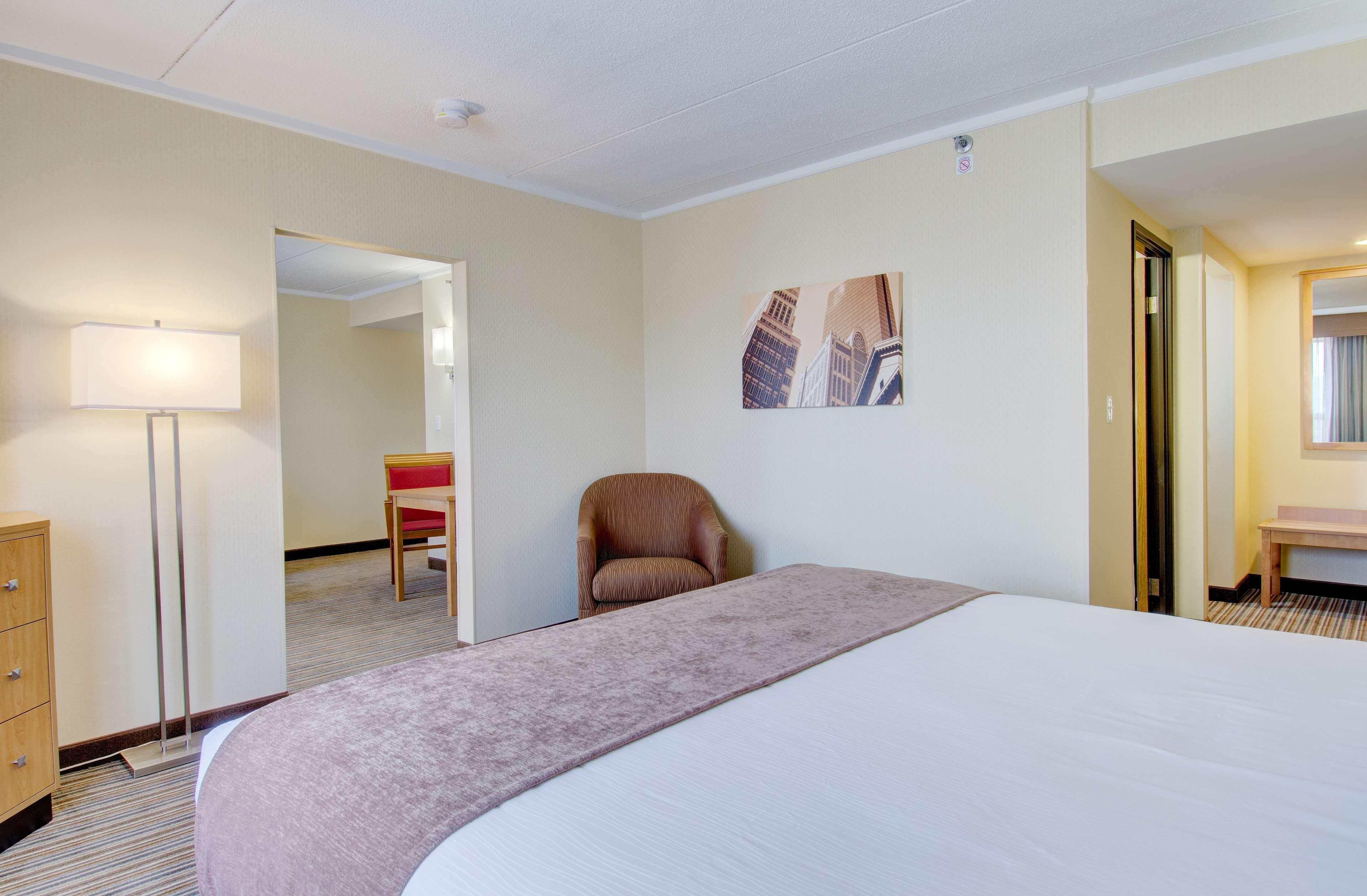 Best Western Royal Plaza Hotel And Trade Center Marlborough Eksteriør billede