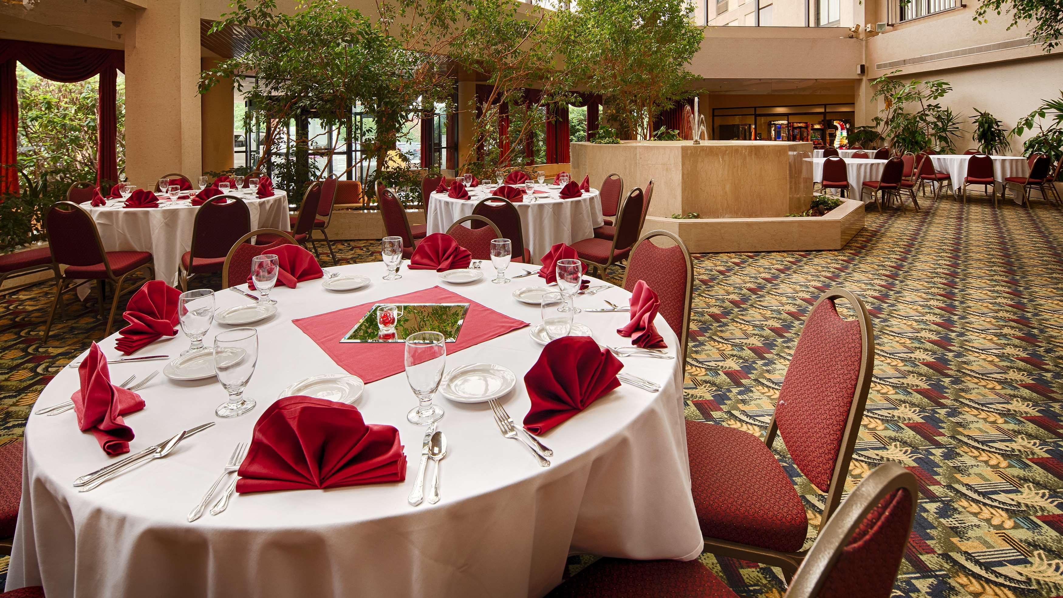 Best Western Royal Plaza Hotel And Trade Center Marlborough Eksteriør billede