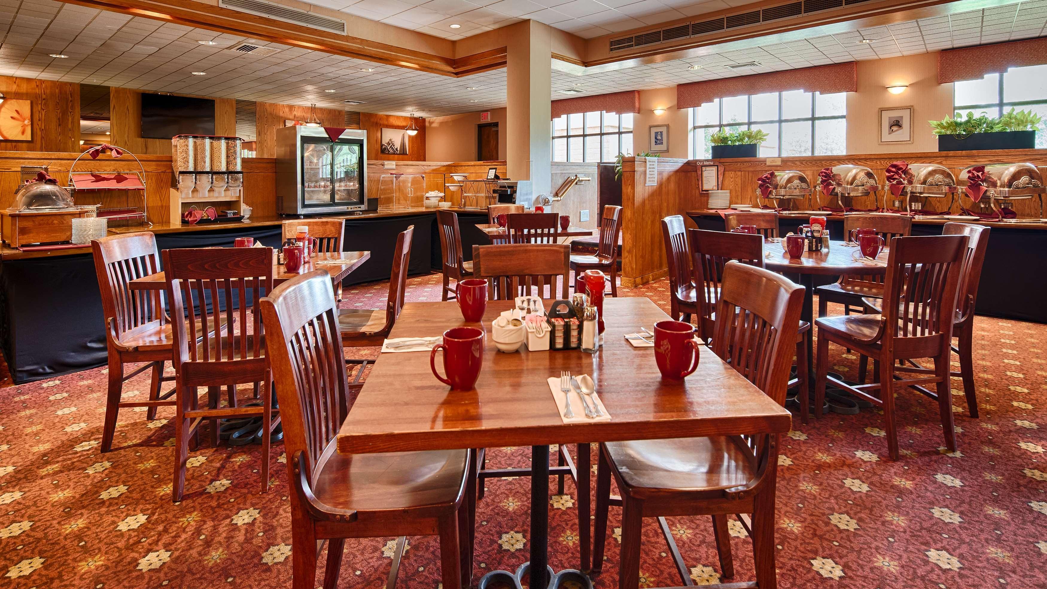 Best Western Royal Plaza Hotel And Trade Center Marlborough Eksteriør billede