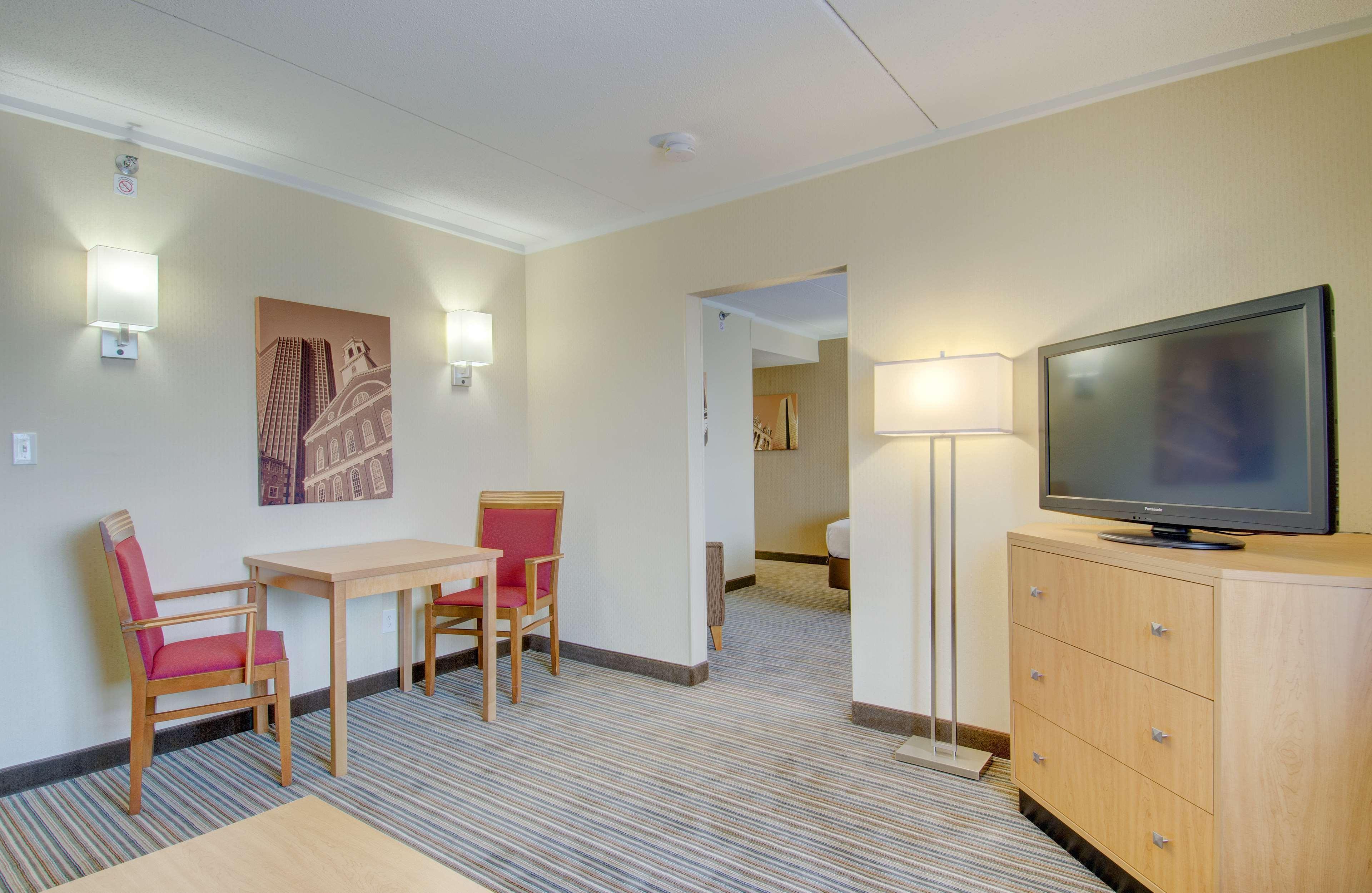 Best Western Royal Plaza Hotel And Trade Center Marlborough Eksteriør billede