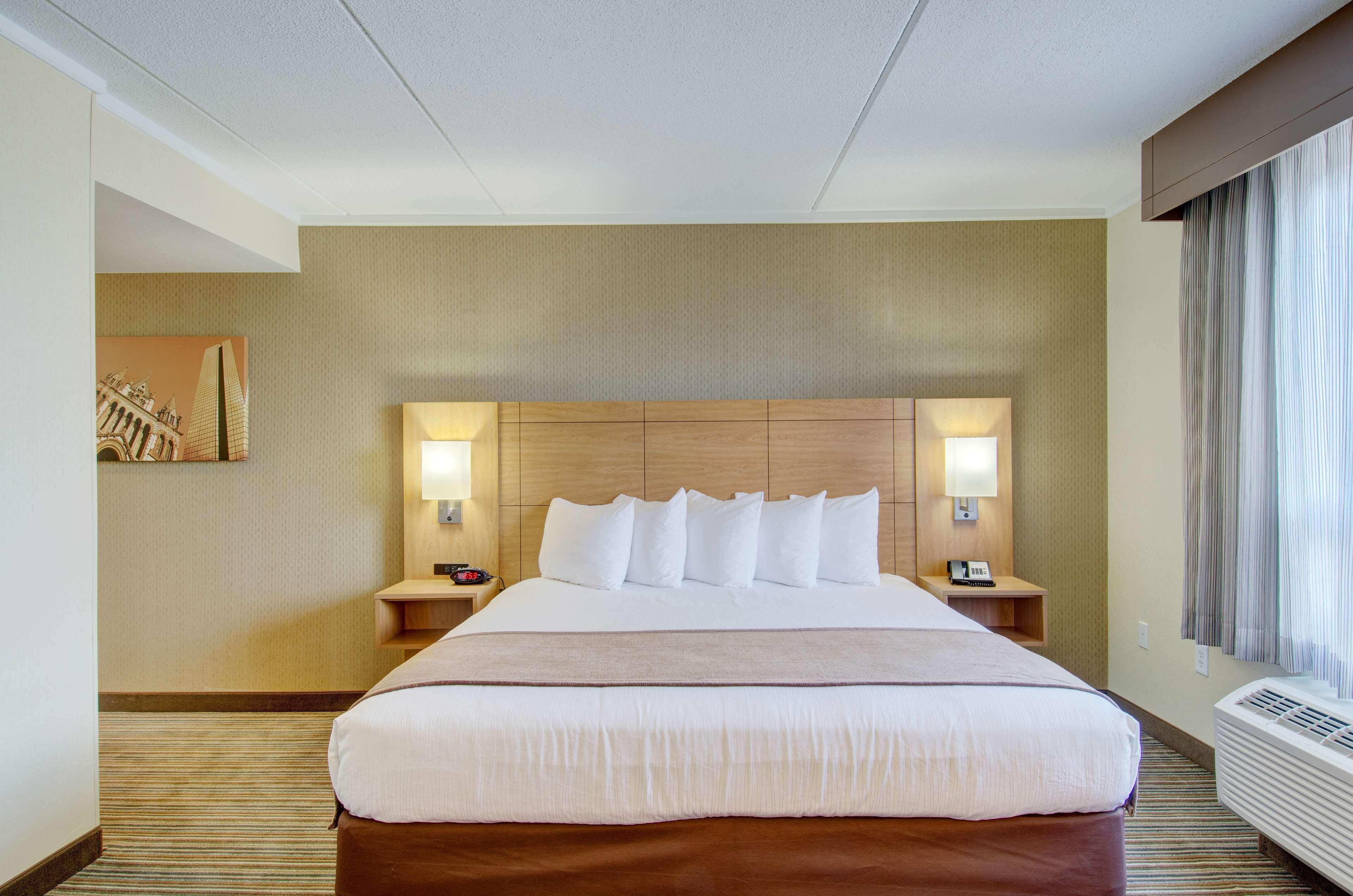 Best Western Royal Plaza Hotel And Trade Center Marlborough Eksteriør billede