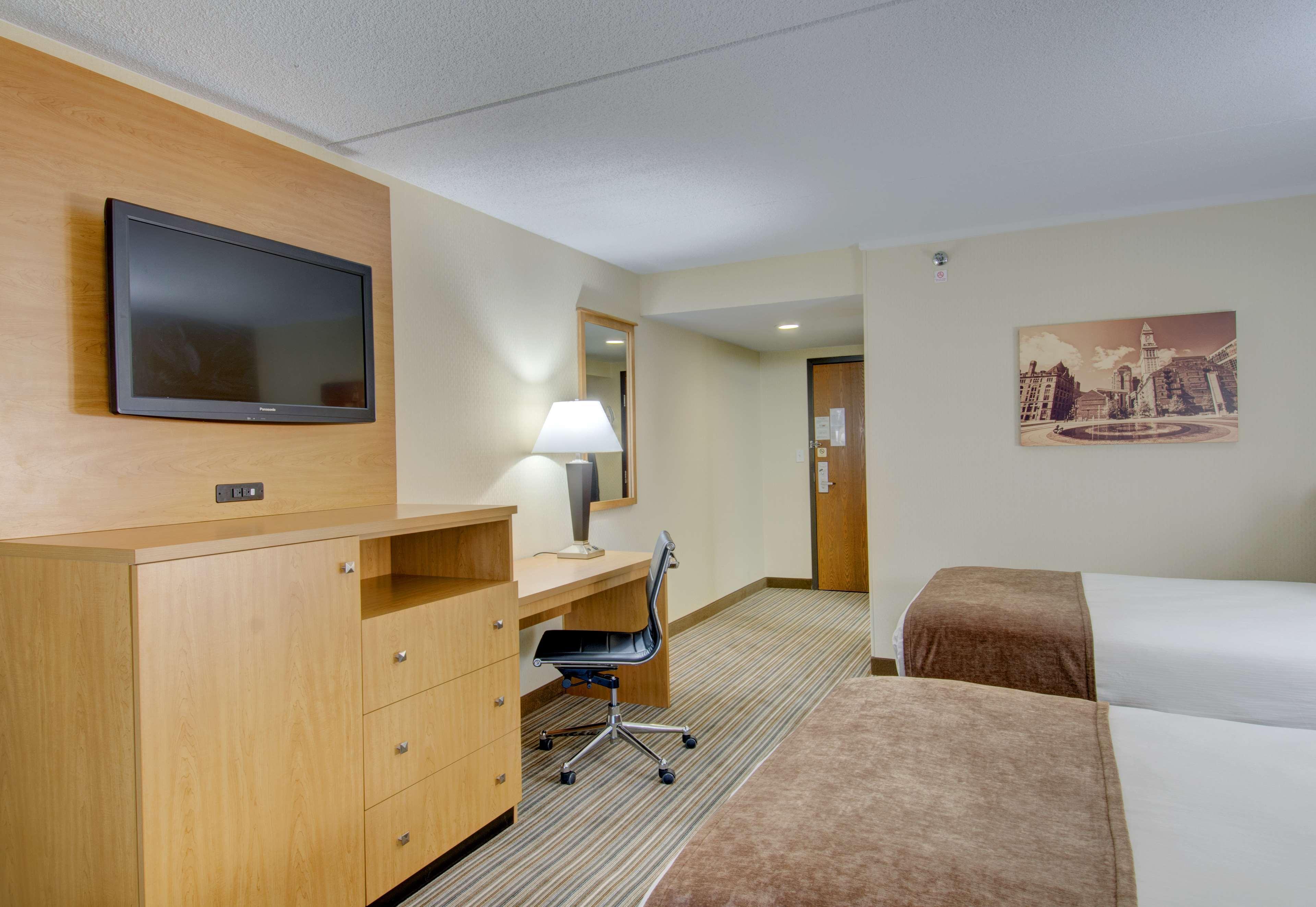 Best Western Royal Plaza Hotel And Trade Center Marlborough Eksteriør billede