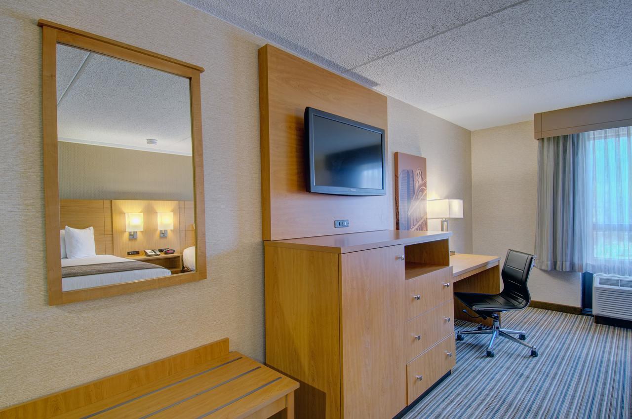 Best Western Royal Plaza Hotel And Trade Center Marlborough Eksteriør billede
